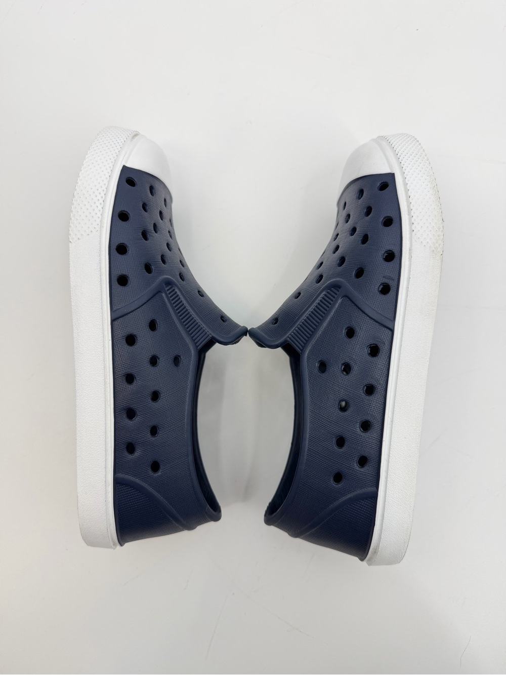 The Children’s Place Navy Blue Slip-On Water Shoes Sneakers Size 1 - Picture 7 of 10